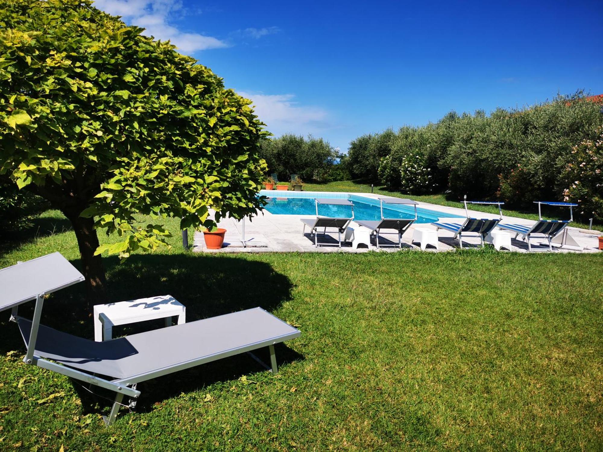 Casa Ghirlanda Con Piscina E Campo Da Tennis ลาซีเซ ภายนอก รูปภาพ