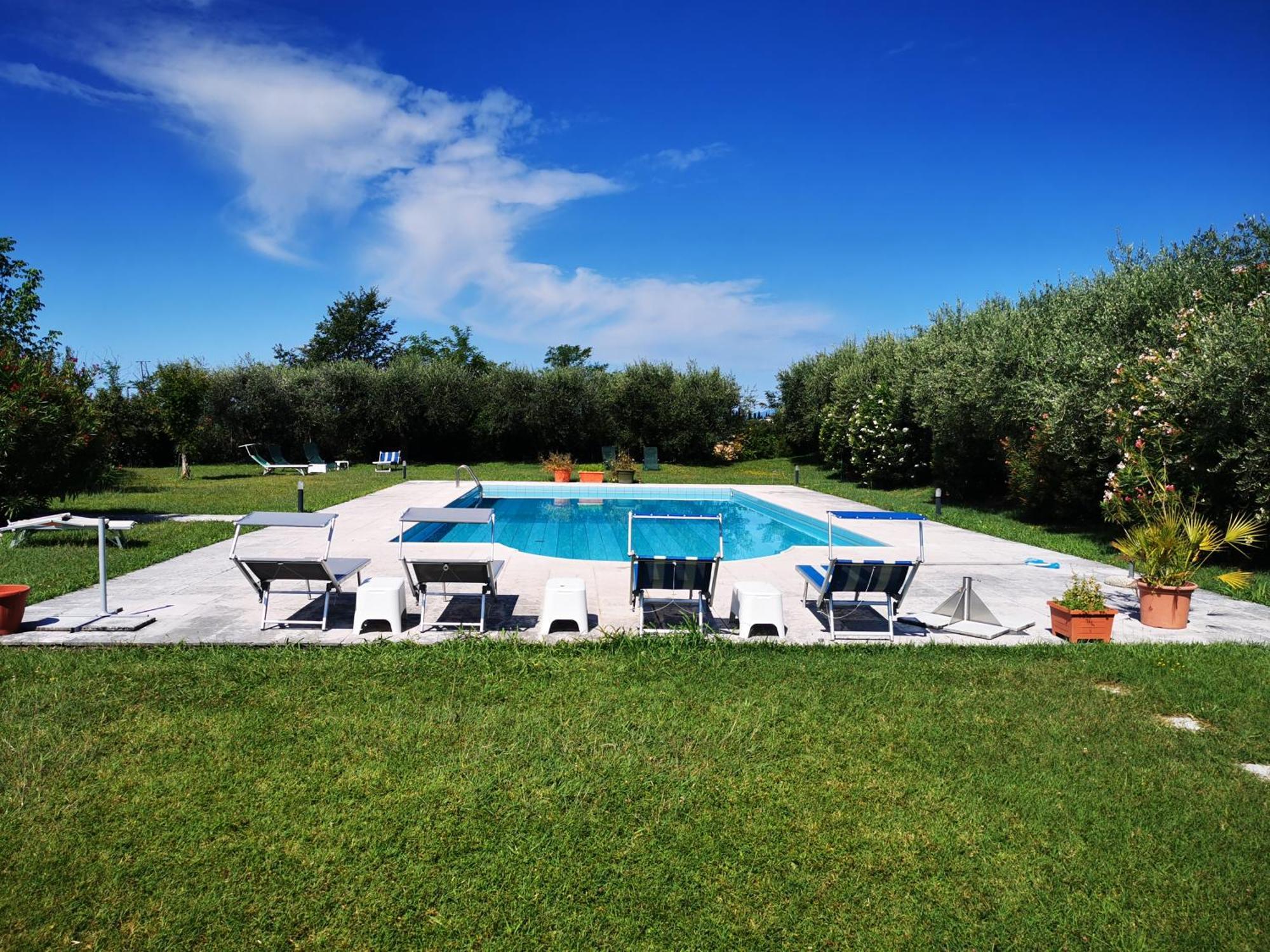 Casa Ghirlanda Con Piscina E Campo Da Tennis ลาซีเซ ภายนอก รูปภาพ