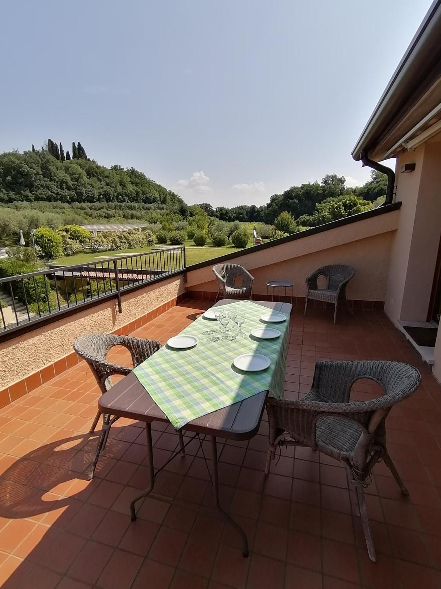 Casa Ghirlanda Con Piscina E Campo Da Tennis ลาซีเซ ภายนอก รูปภาพ