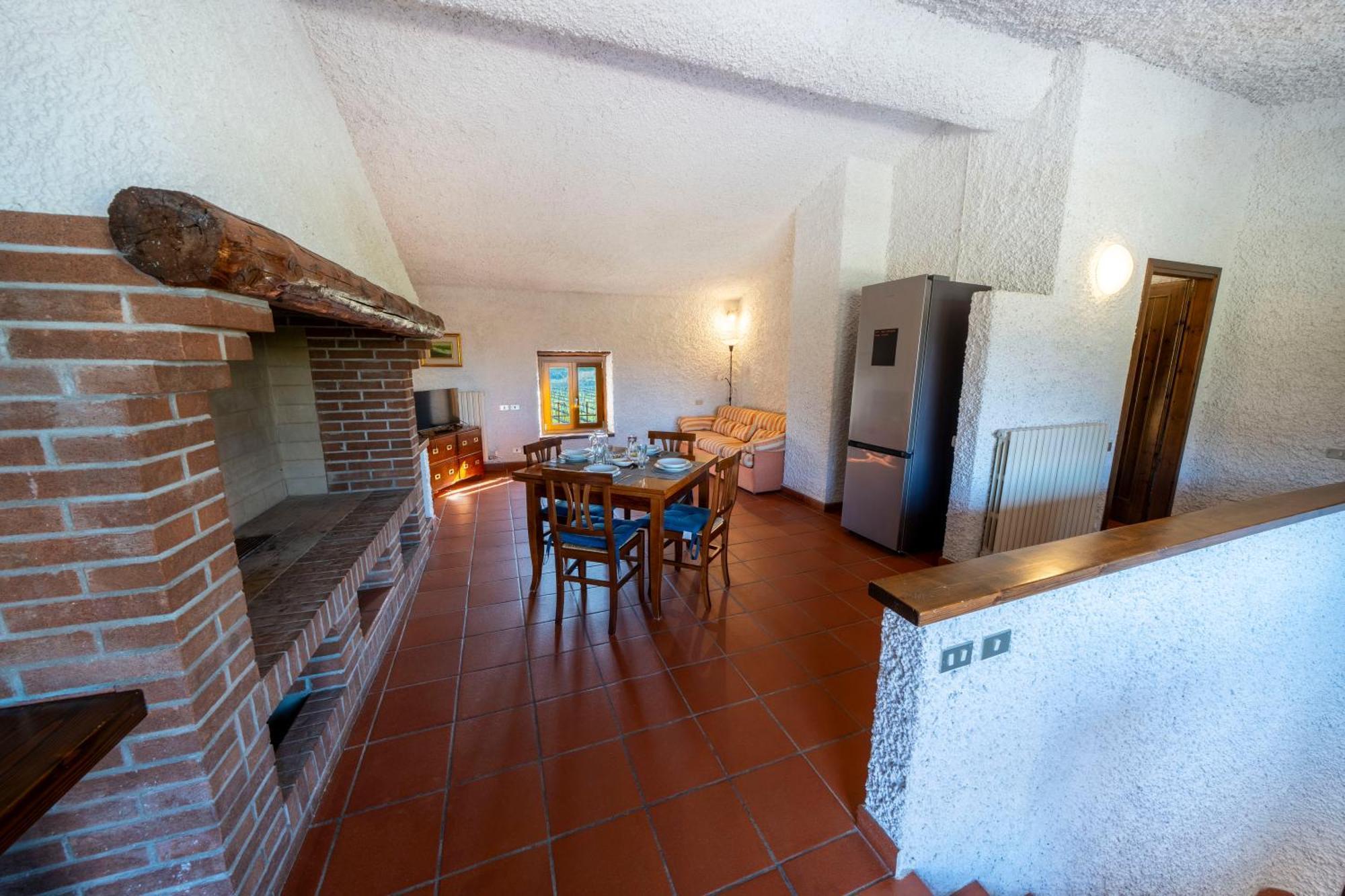 Casa Ghirlanda Con Piscina E Campo Da Tennis ลาซีเซ ภายนอก รูปภาพ